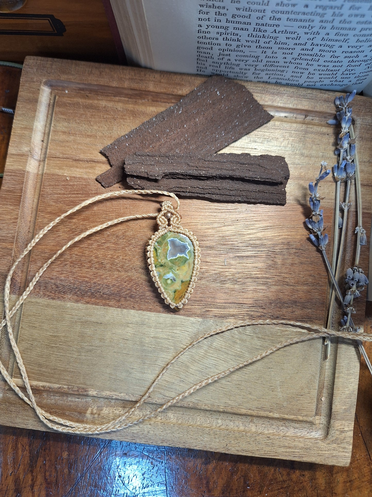 Kette mit Regenwald-Rhyolith