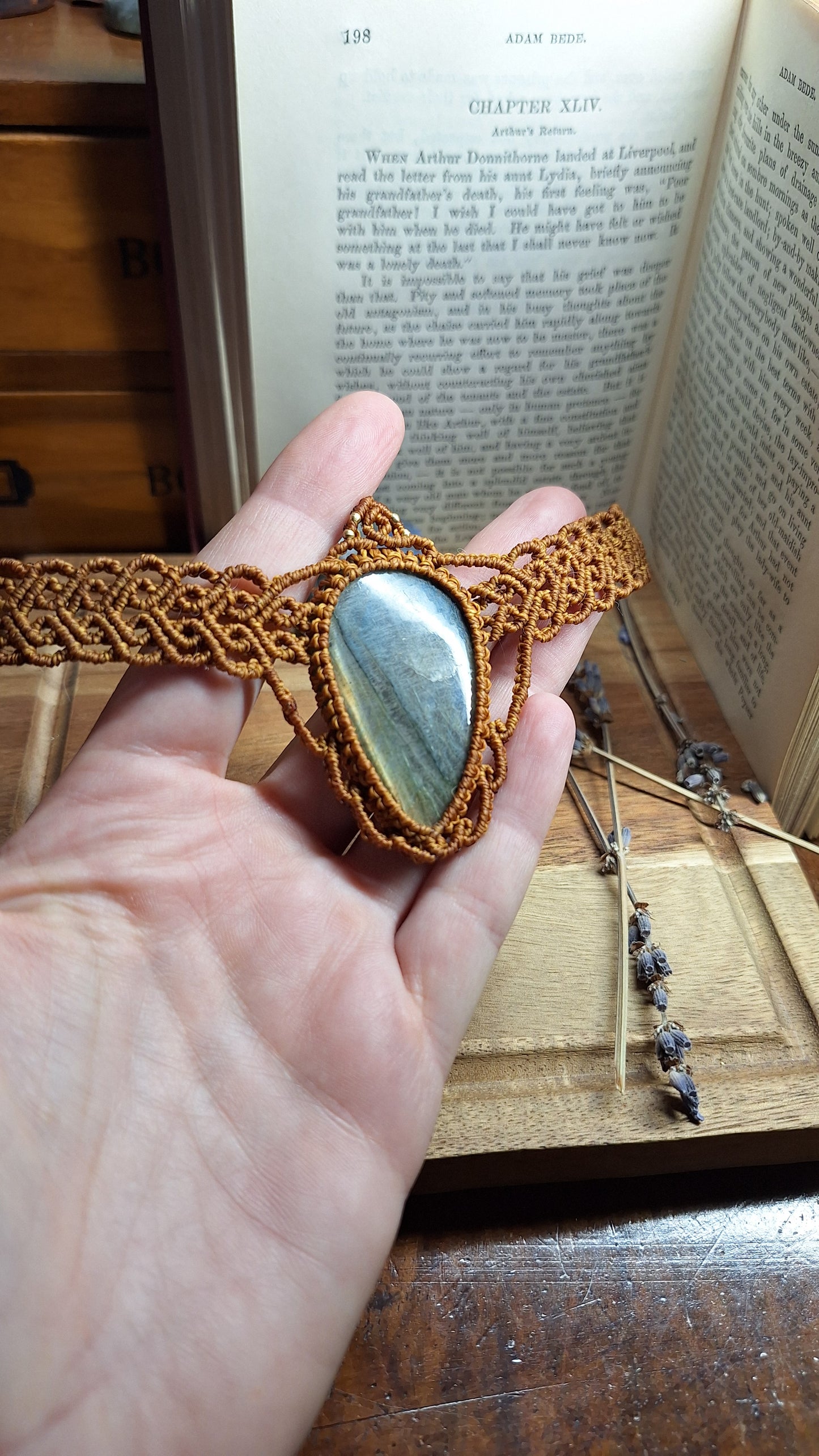Makramee Choker mit großen Labradorit