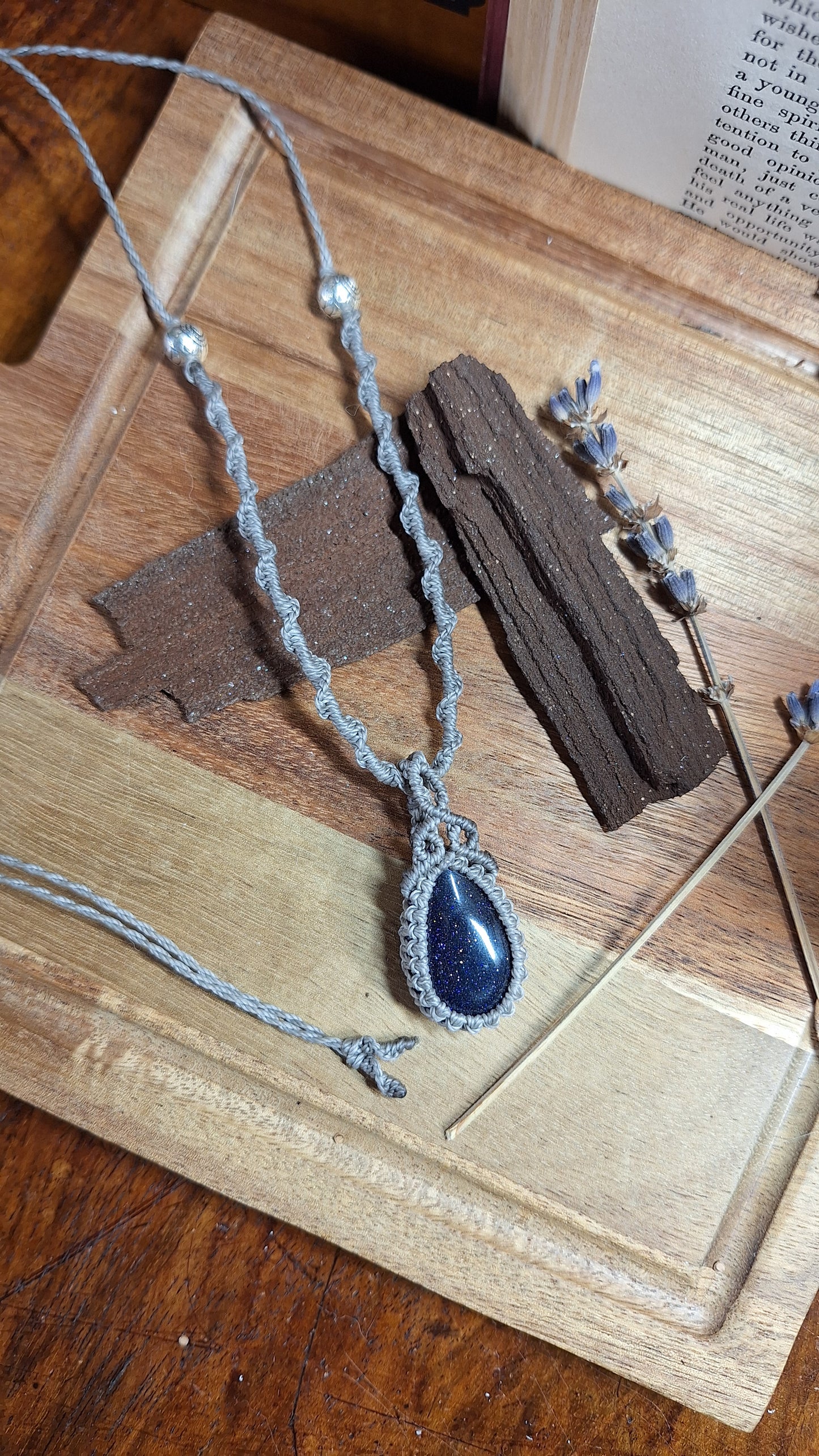 Makramee Kette mit Blaufluss
