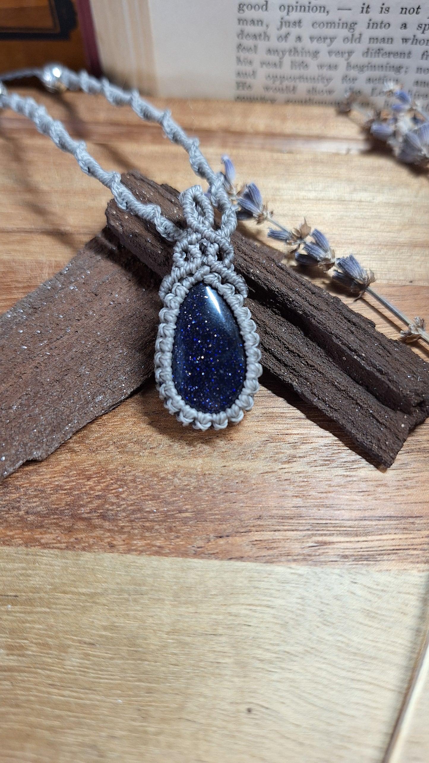 Makramee Kette mit Blaufluss