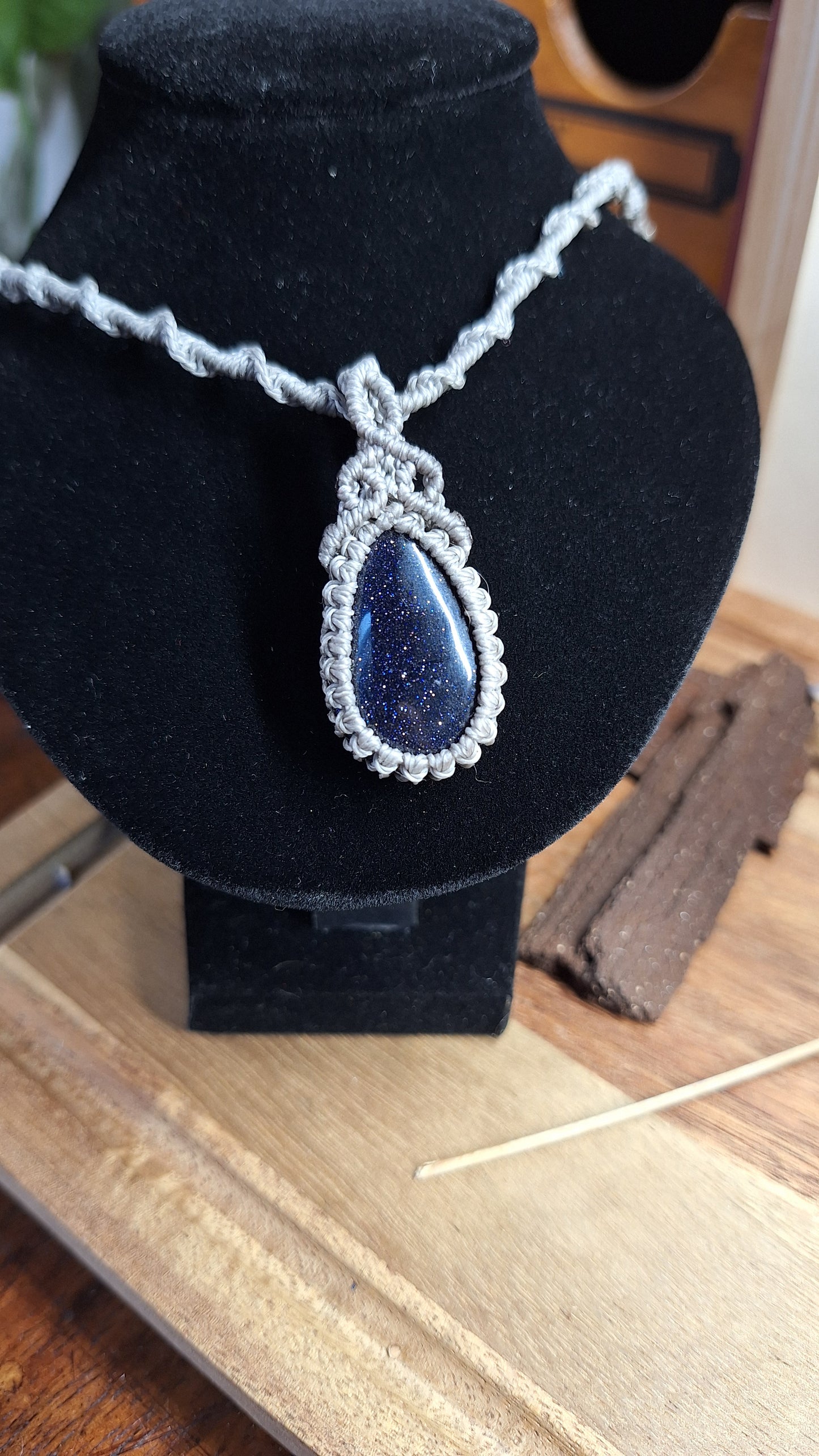 Makramee Kette mit Blaufluss