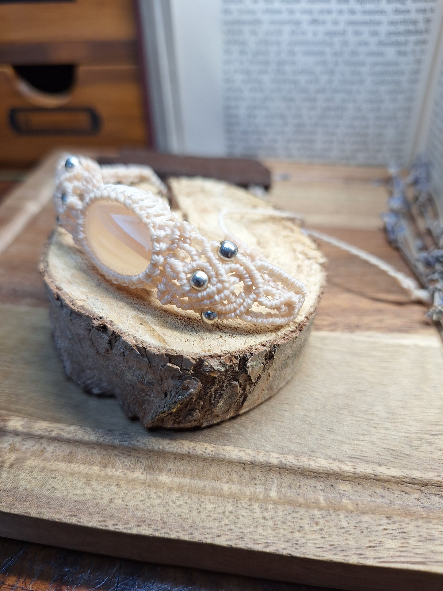 Makramee Armband mit Aprikosenachat