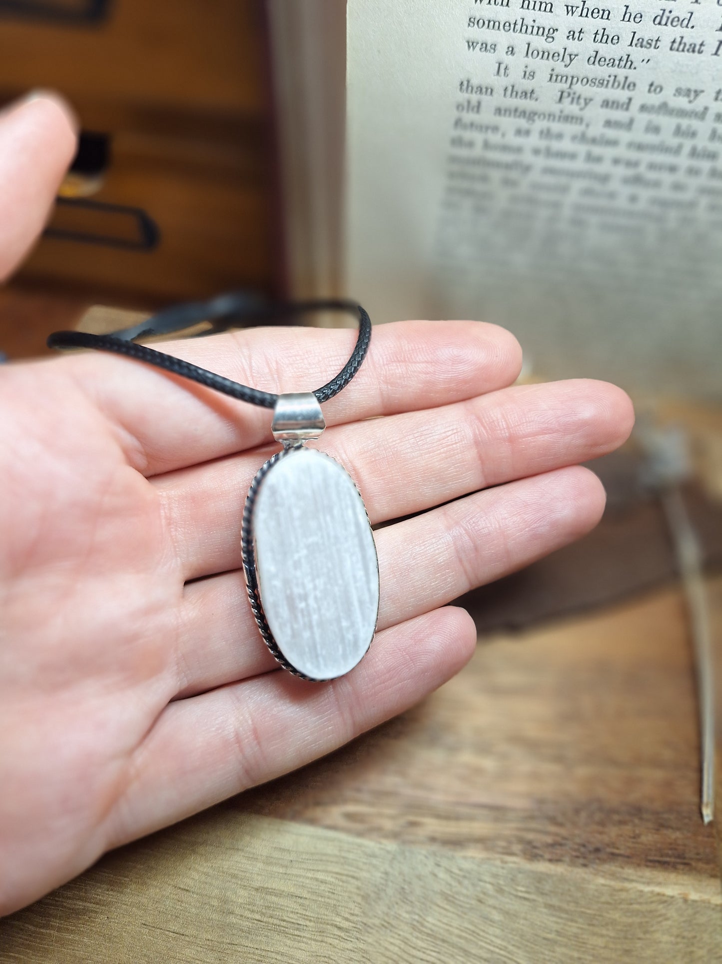 Silber-Anhänger mit Selenit