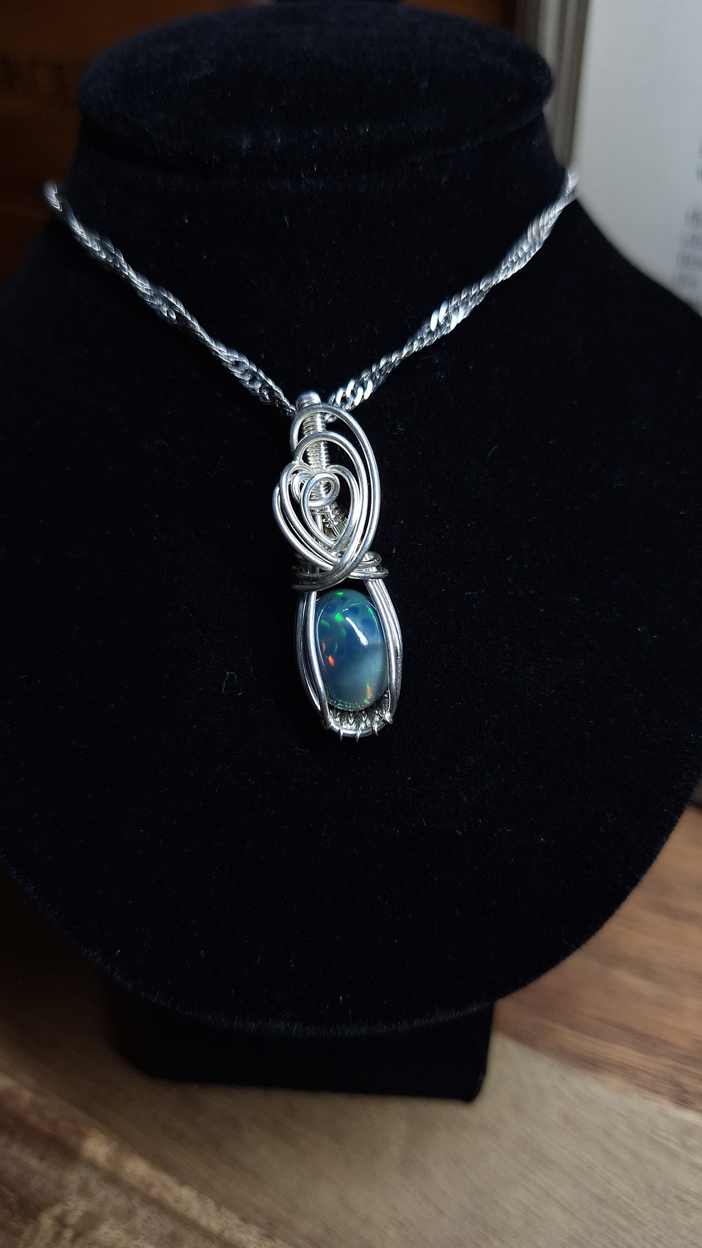 Sterlingsilber Anhänger mit blauen Opal
