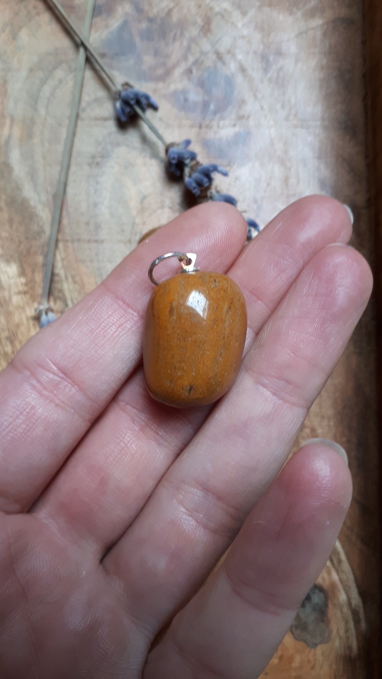 Trommelstein Anhänger Gelber Jaspis mit Silberöse