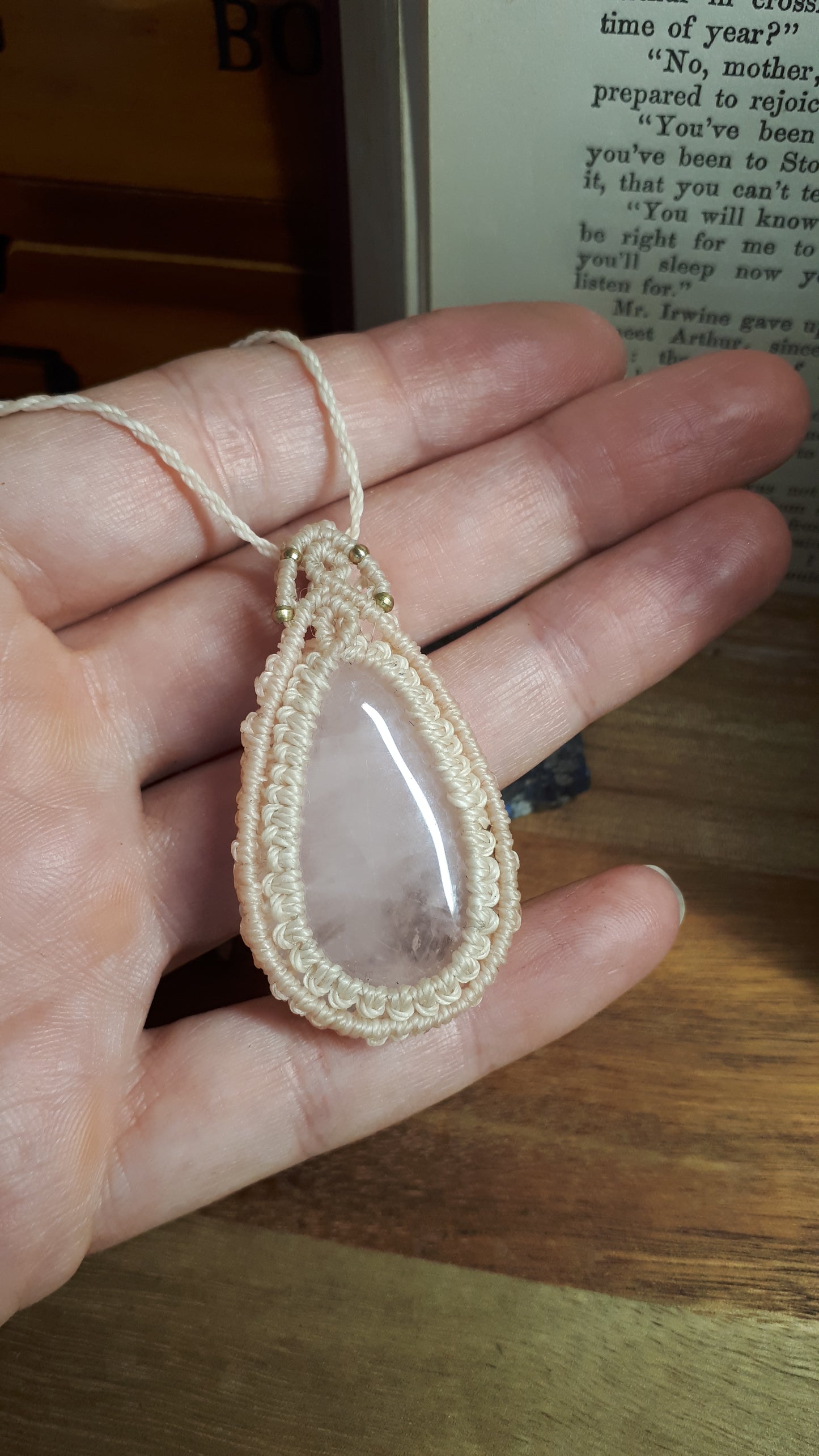 Zarte Kette mit Rosenquarz