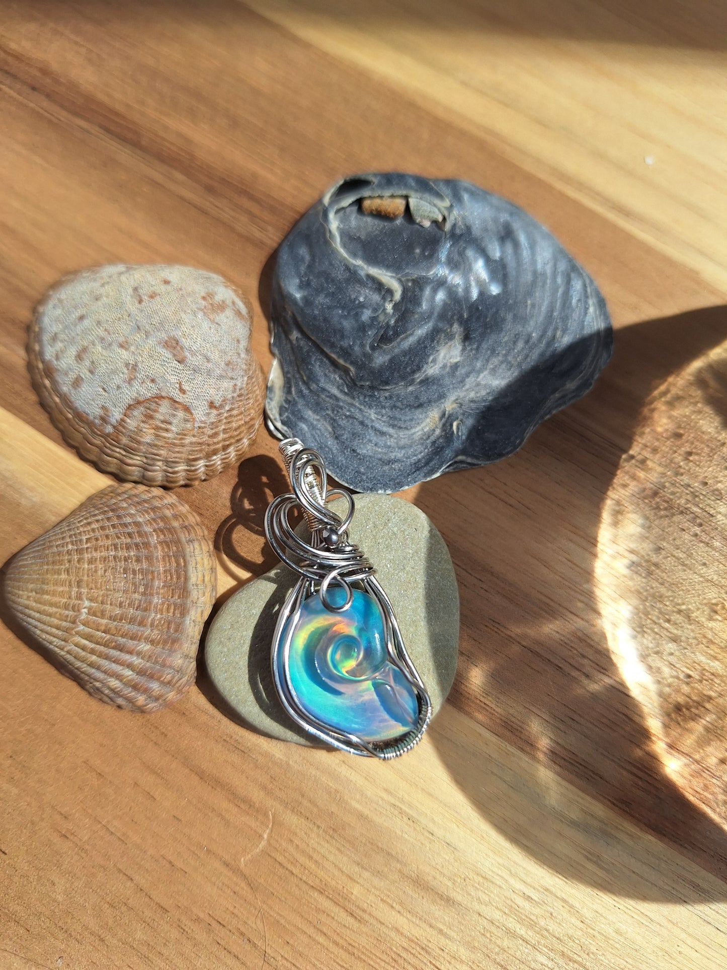 Aurora Opal Muschelanhänger 16b