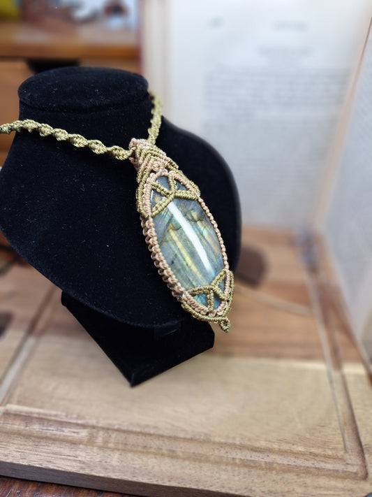 Kette mit Marquise Labradorit