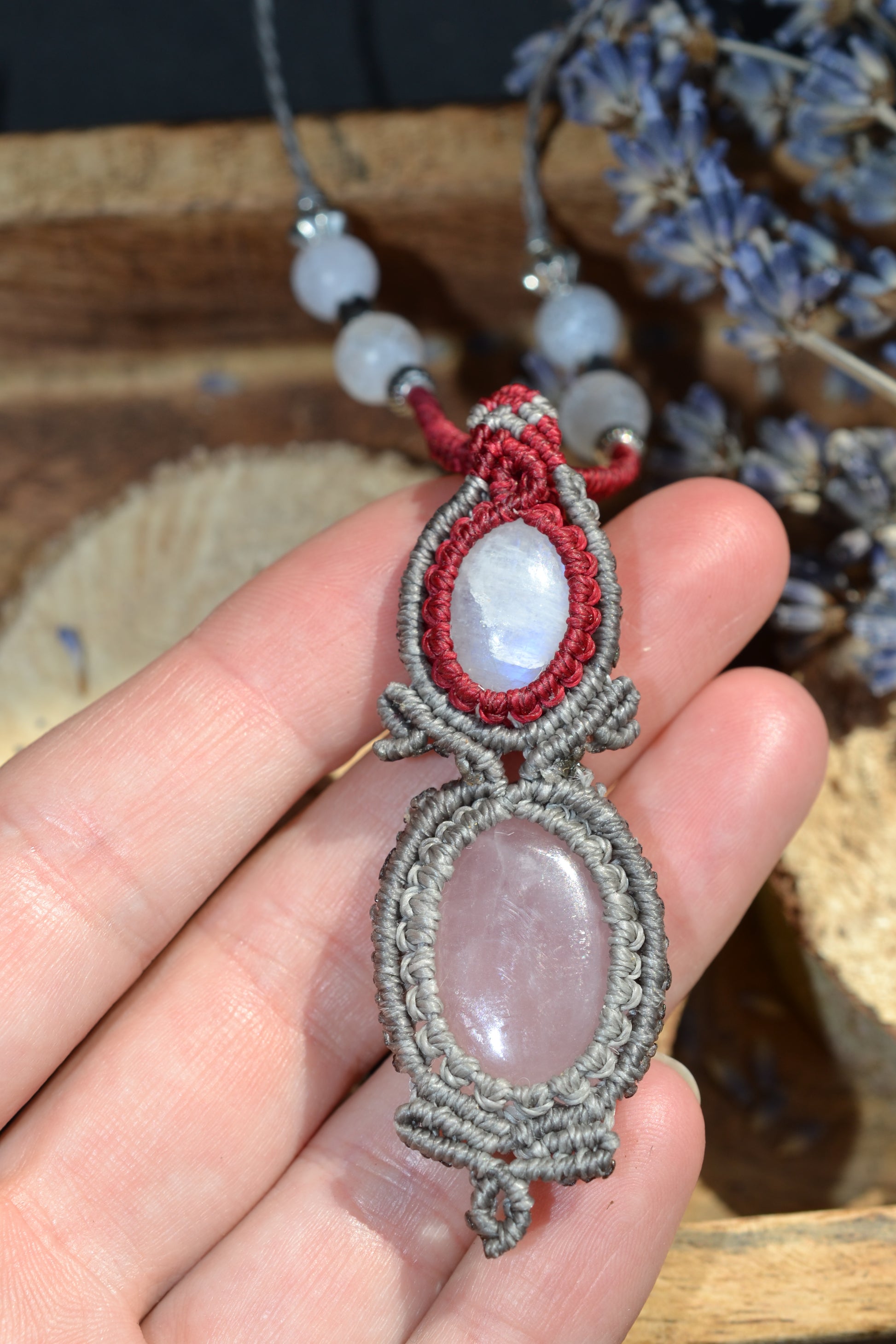 Kette mit Rosenquarz und weißen Labradorit