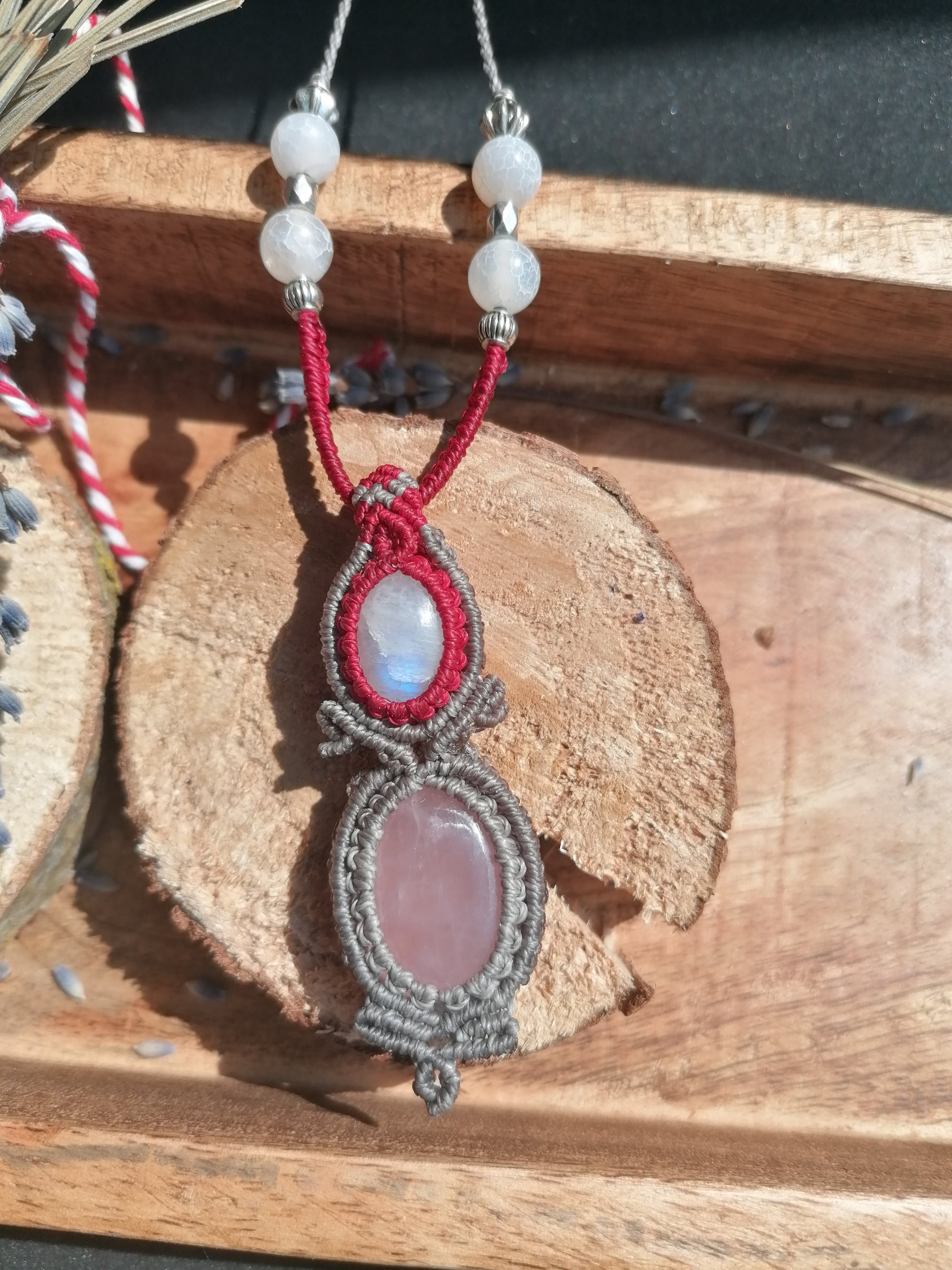 Kette mit Rosenquarz und weißen Labradorit