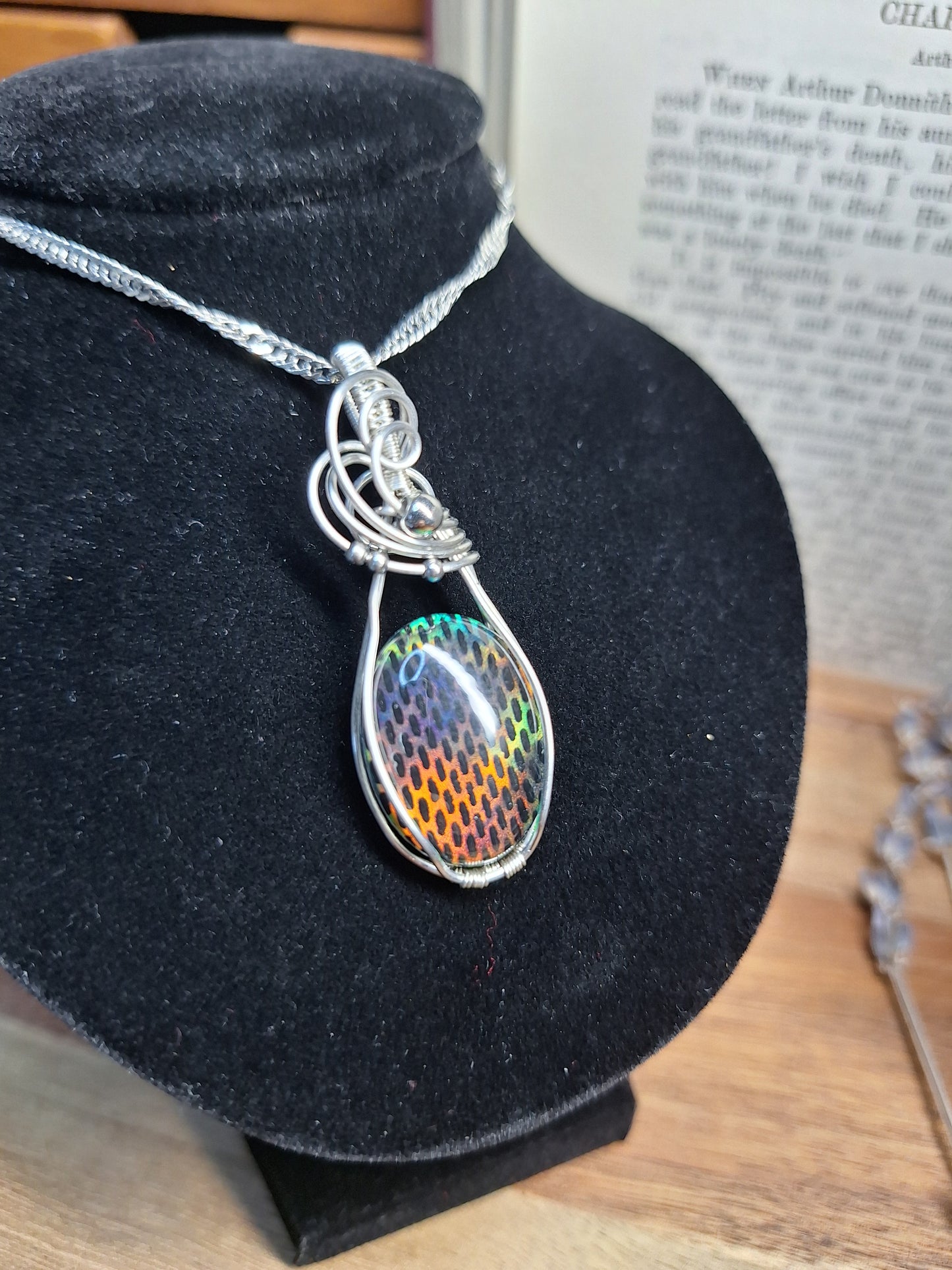 Kettenanhänger mit Aurora Opal