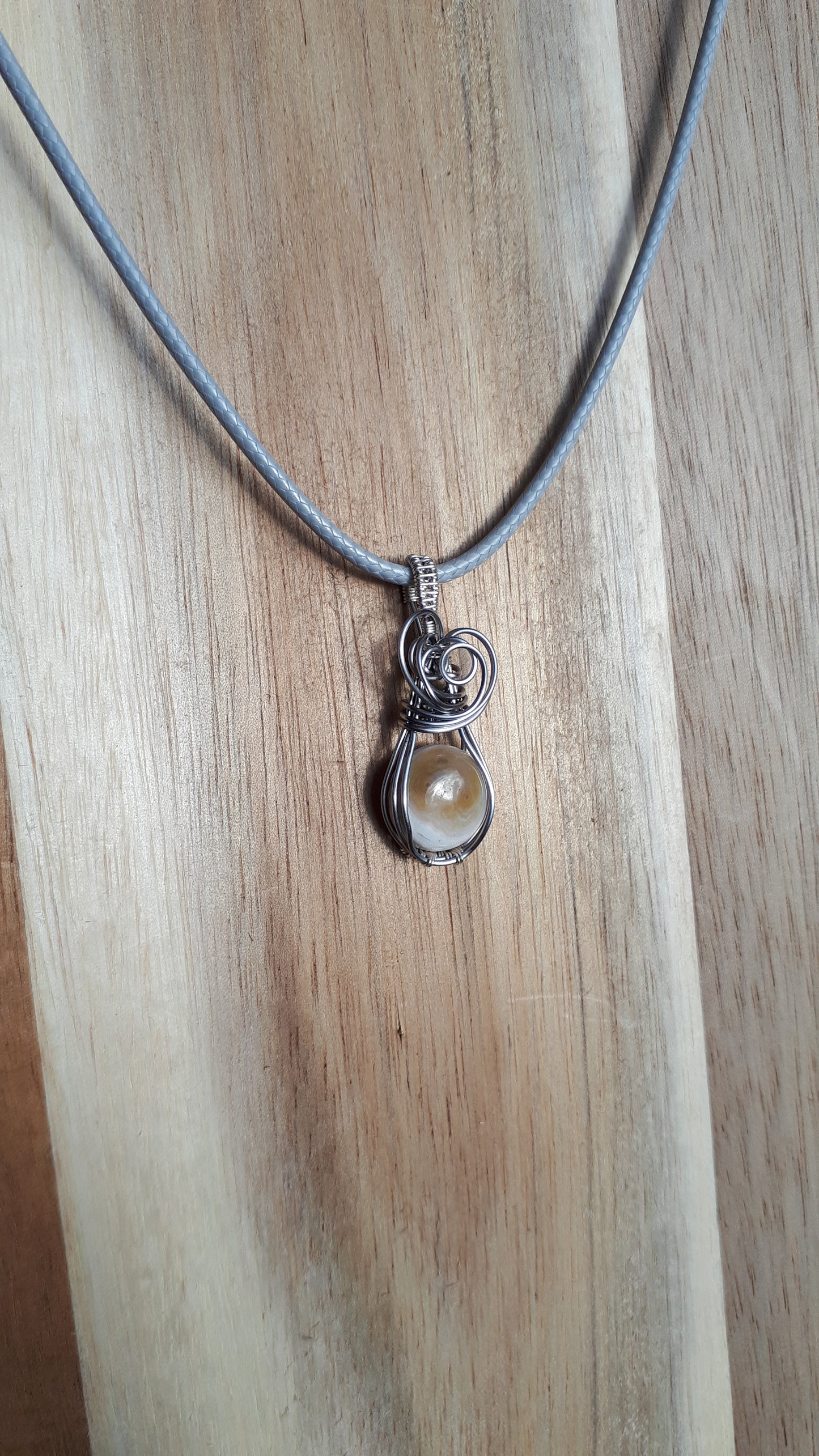 Kettenanhänger mit kleinen Ozeanjaspis