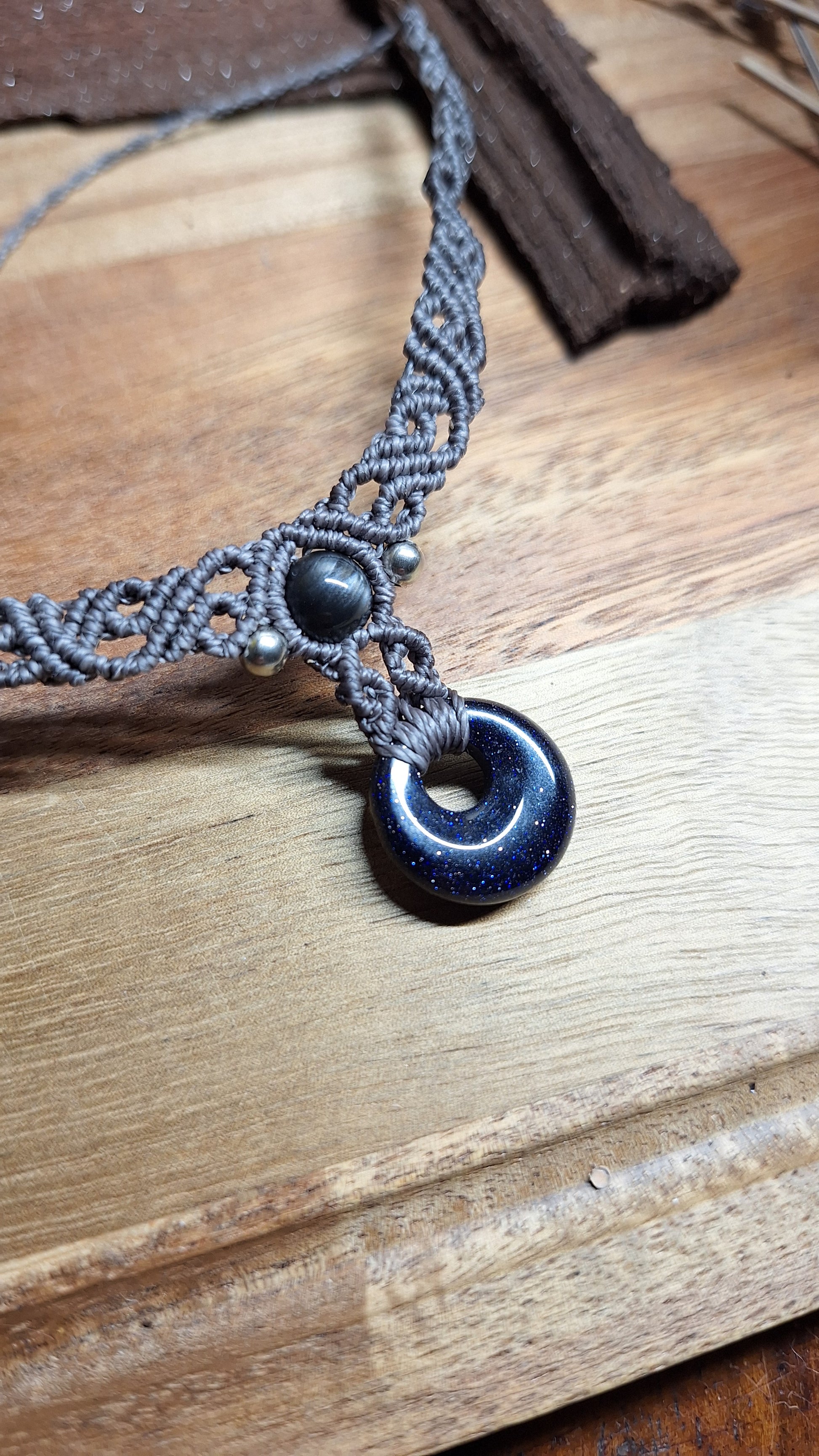 Makramee Choker mit Blaufluss