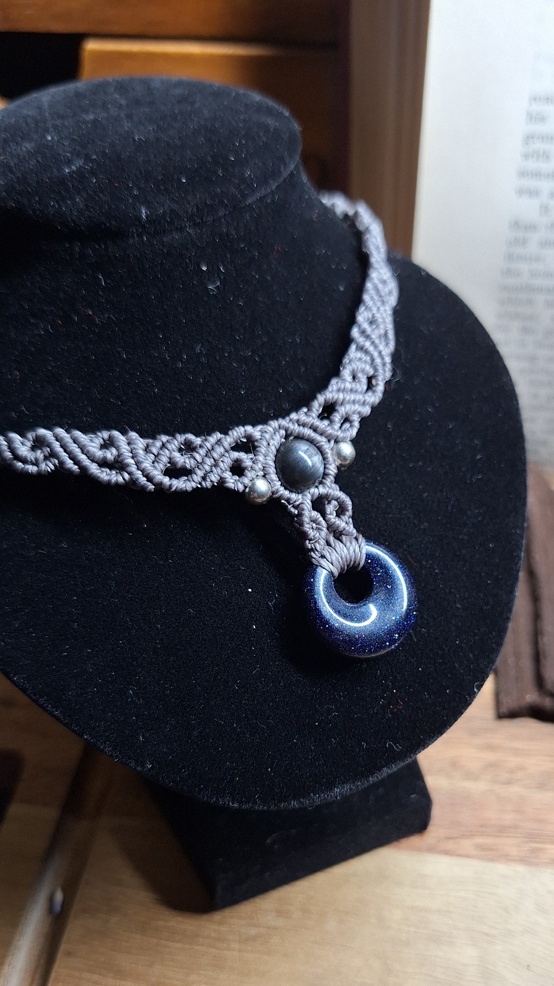 Makramee Choker mit Blaufluss