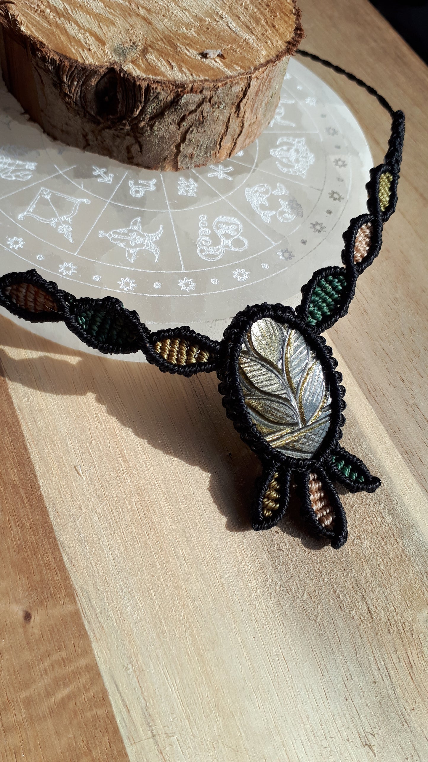 Makramee Choker mit gravierten Goldobsidian