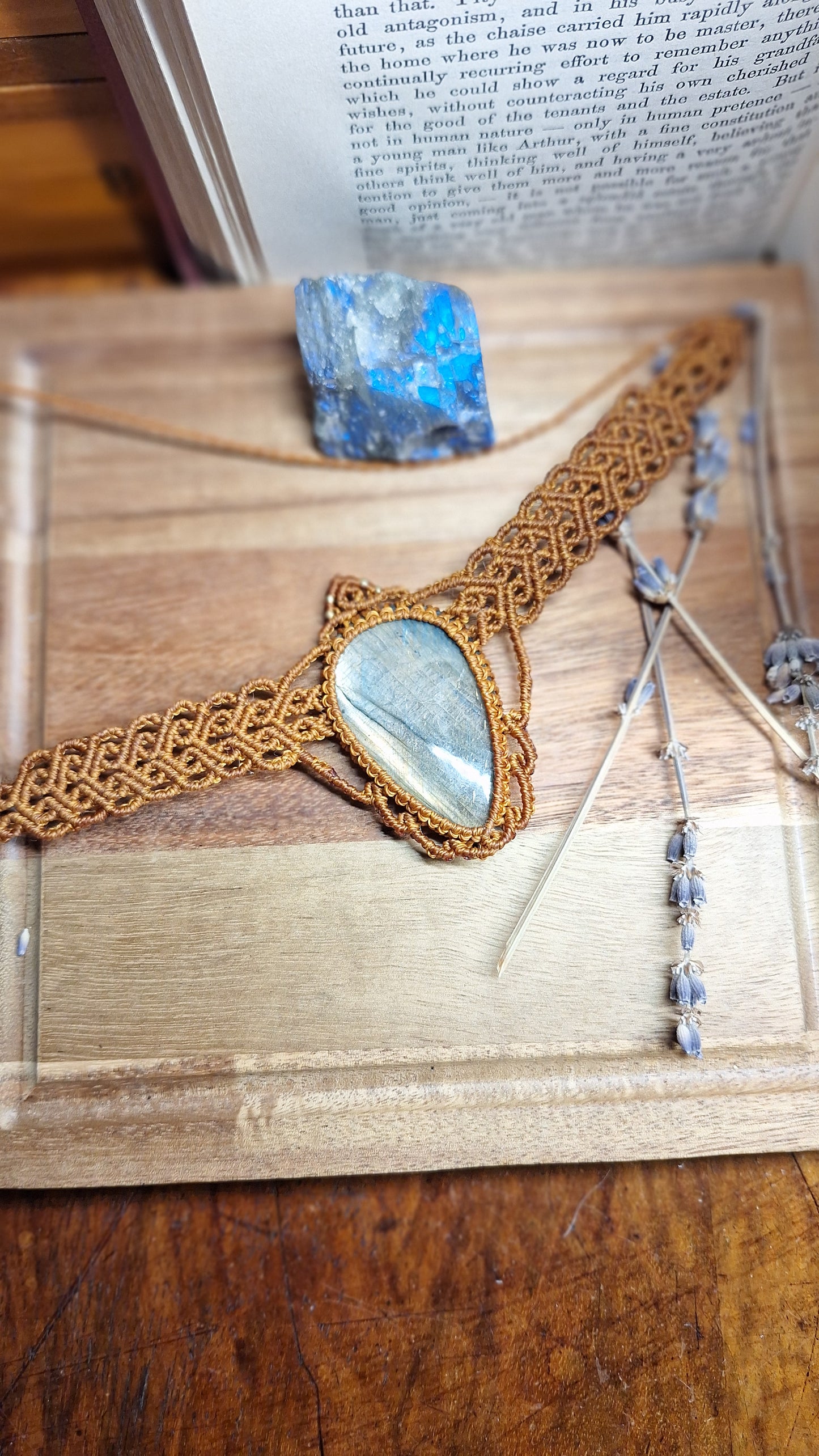 Makramee Choker mit großen Labradorit