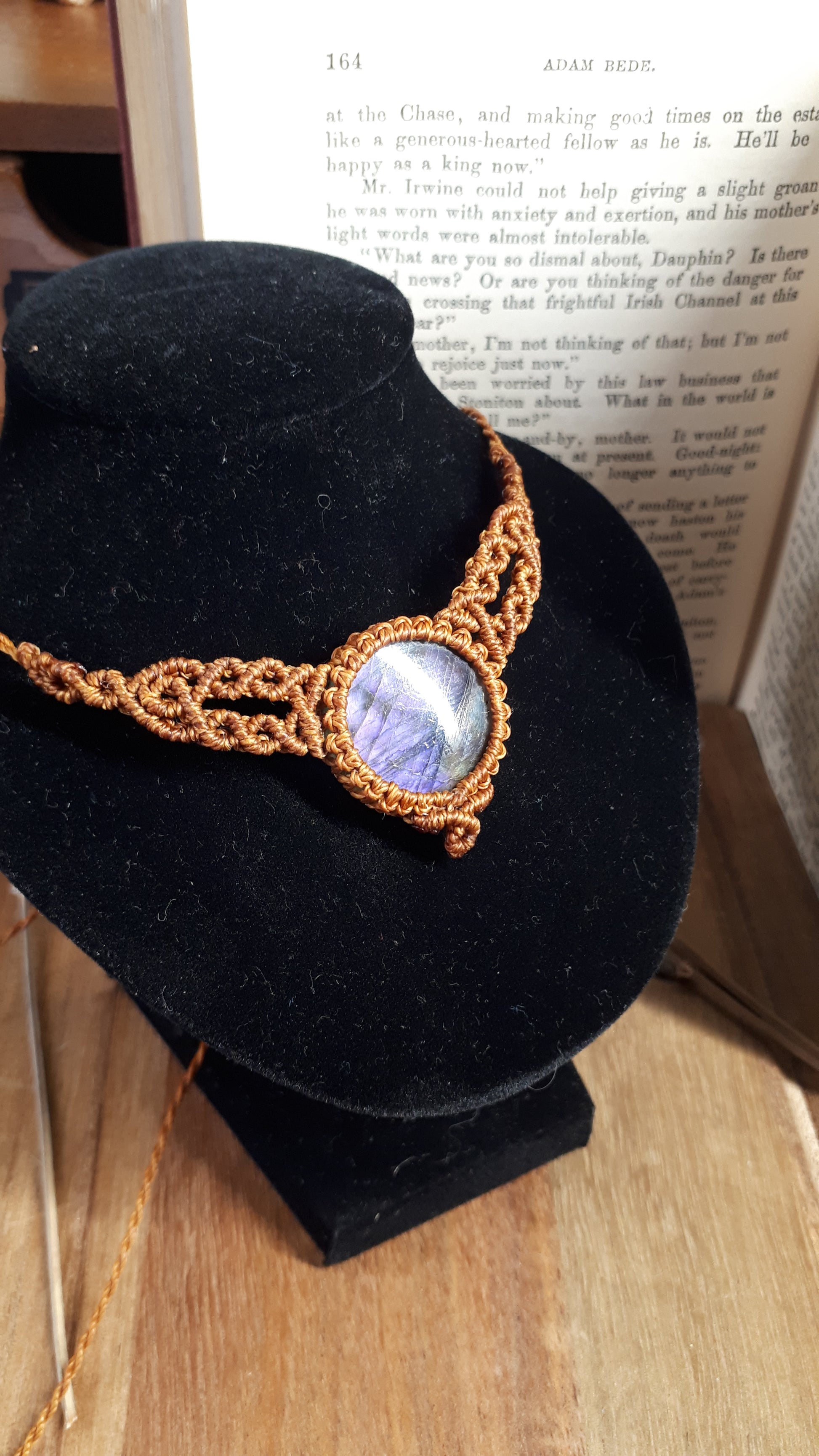 Makramee Choker mit lila Labradorit