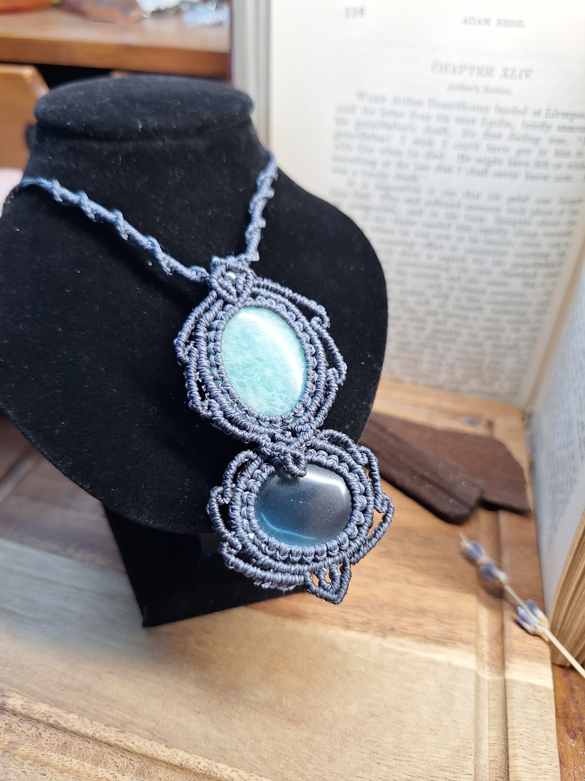 Makramee Kette mit Amazonit und Aura Quarz