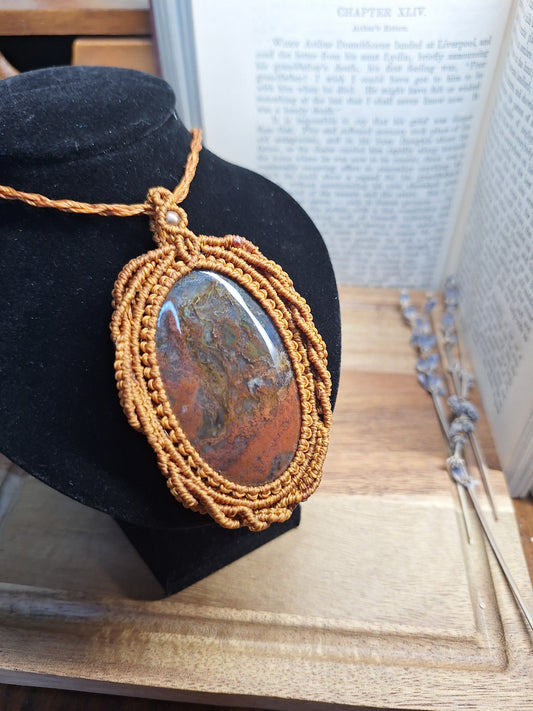 Makramee Kette mit roten Moosachat