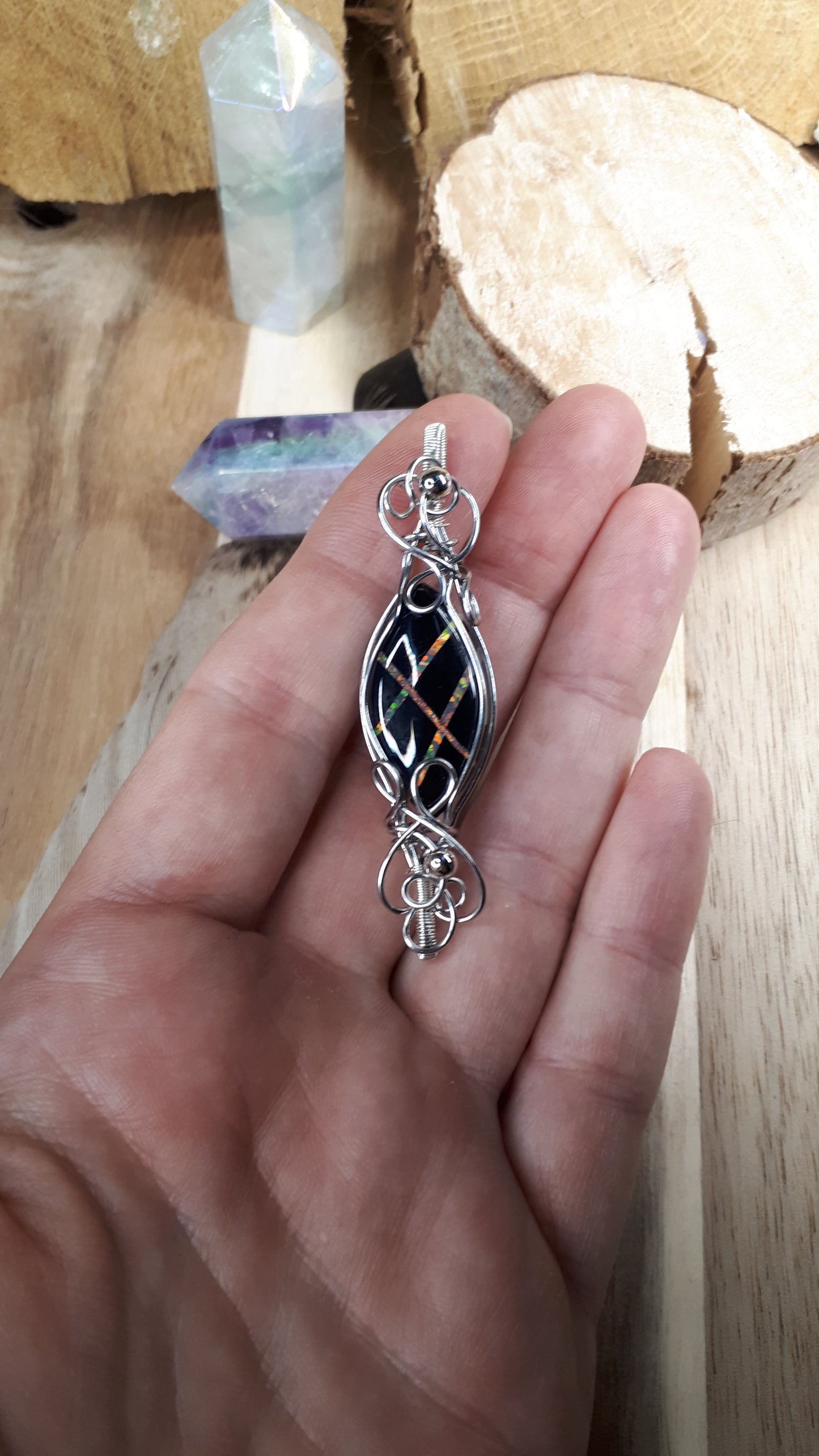 Onyx - Aurora Opal Anhänger aus Edelstahldraht