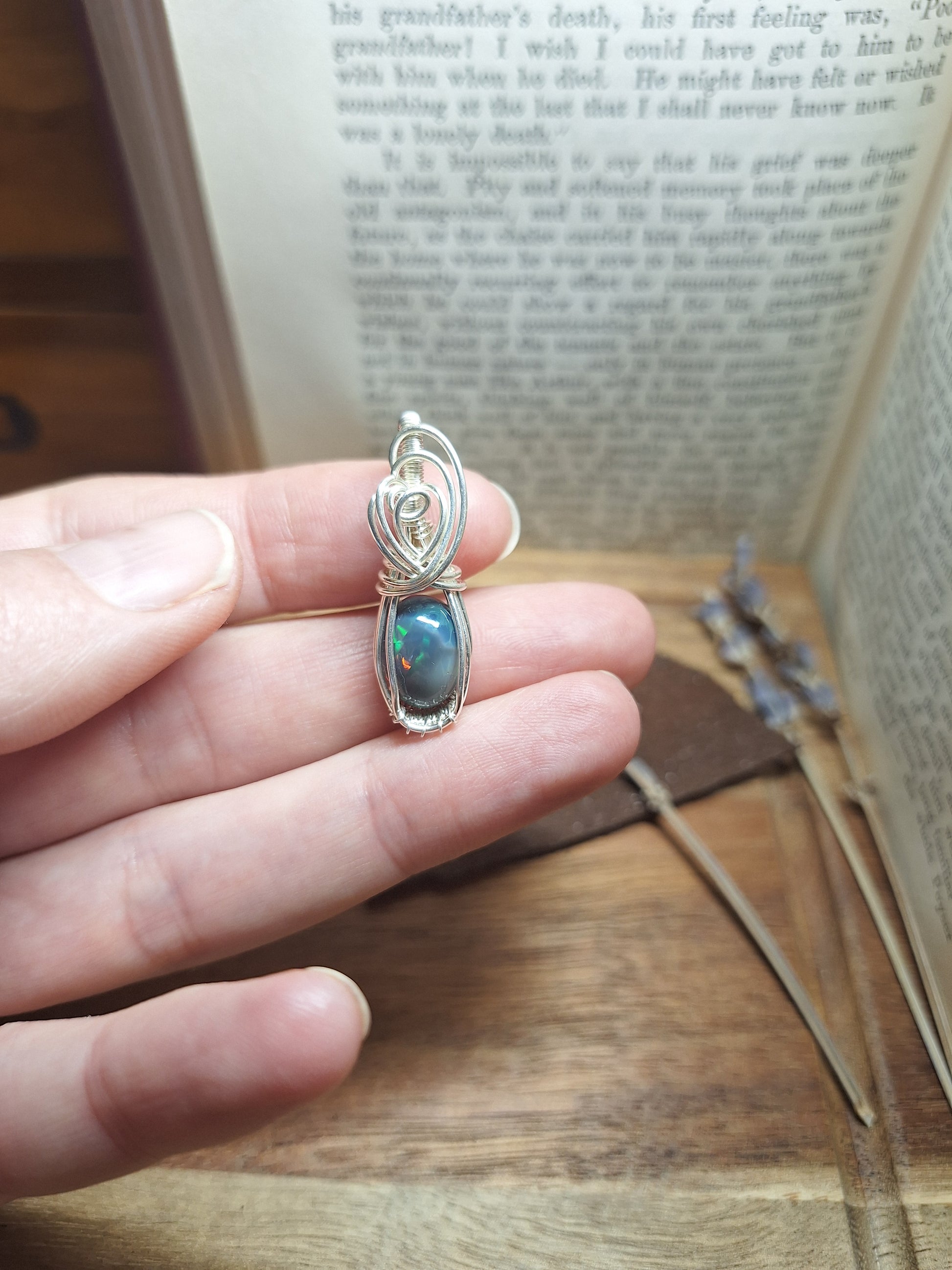 Sterlingsilber Anhänger mit blauen Opal