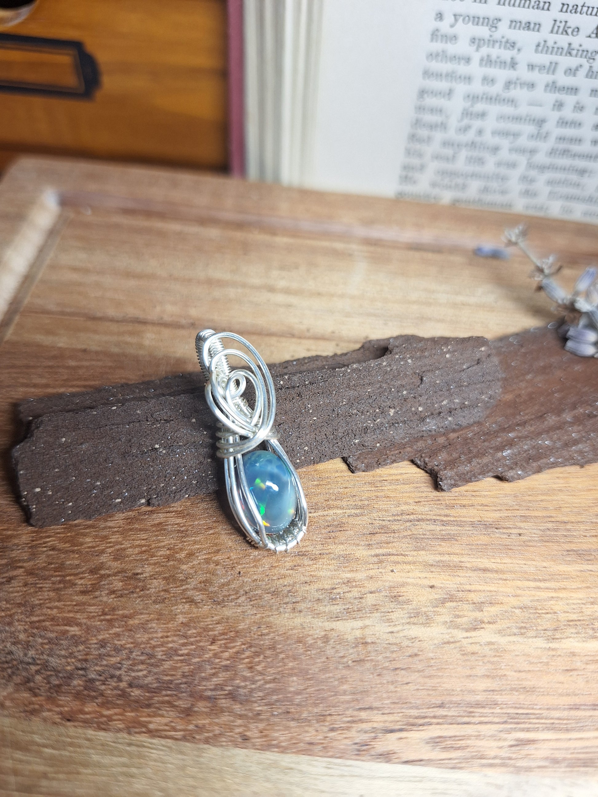 Sterlingsilber Anhänger mit blauen Opal