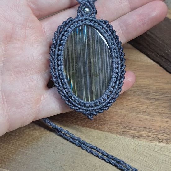 Makramee Kette mit gestreiften Labradorit3