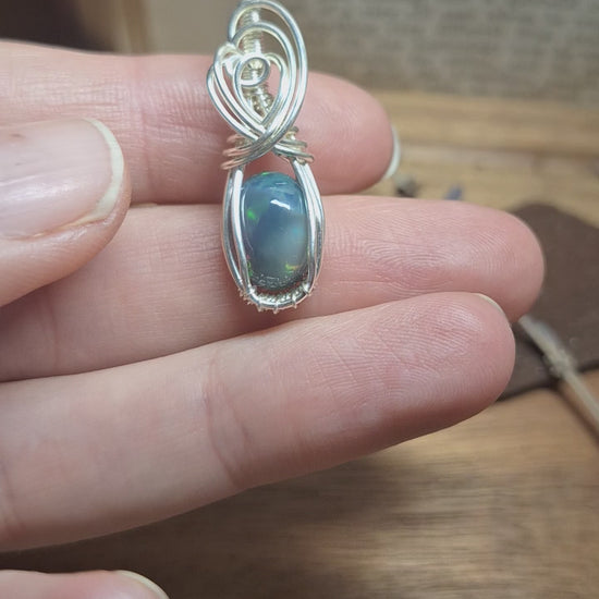 Sterlingsilber Anhänger mit blauen Opal