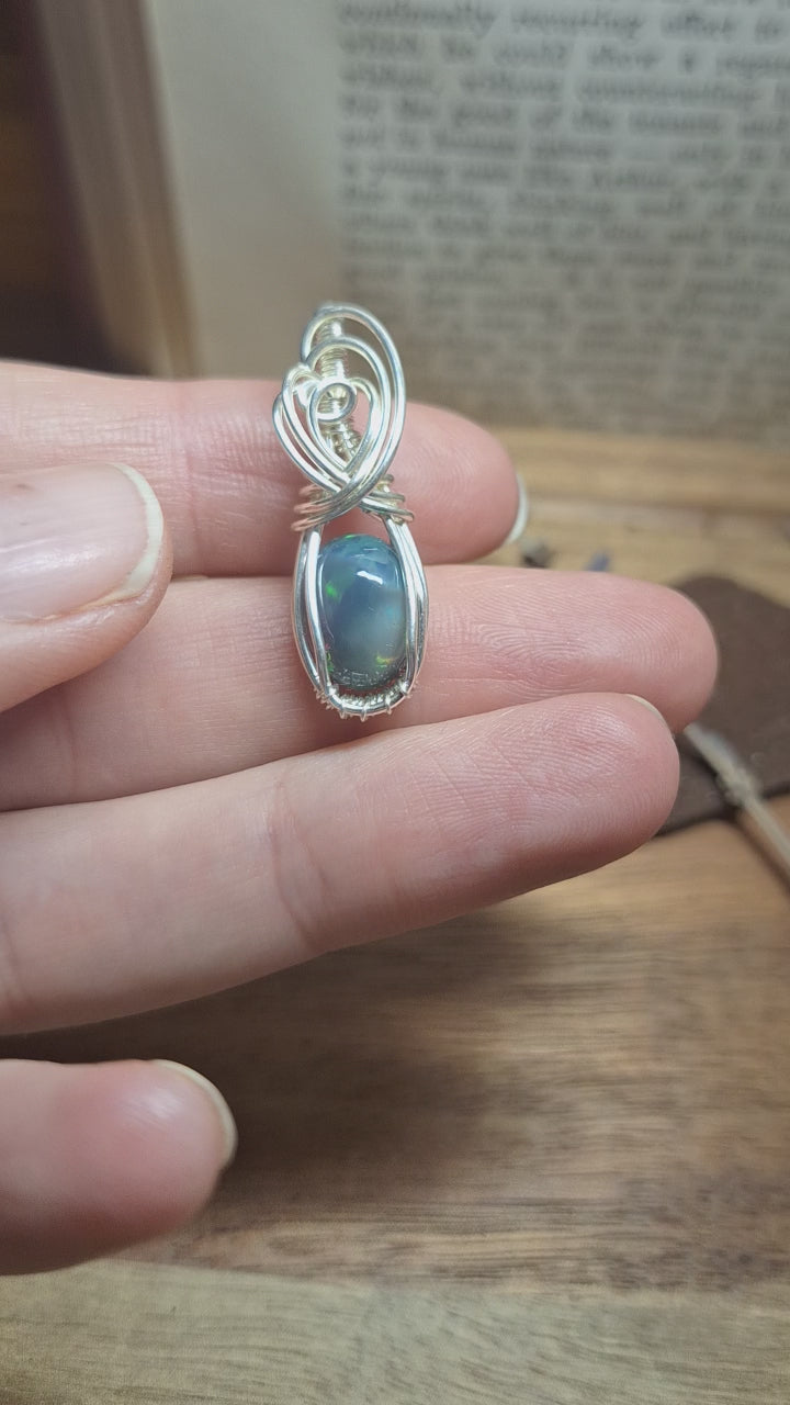 Sterlingsilber Anhänger mit blauen Opal