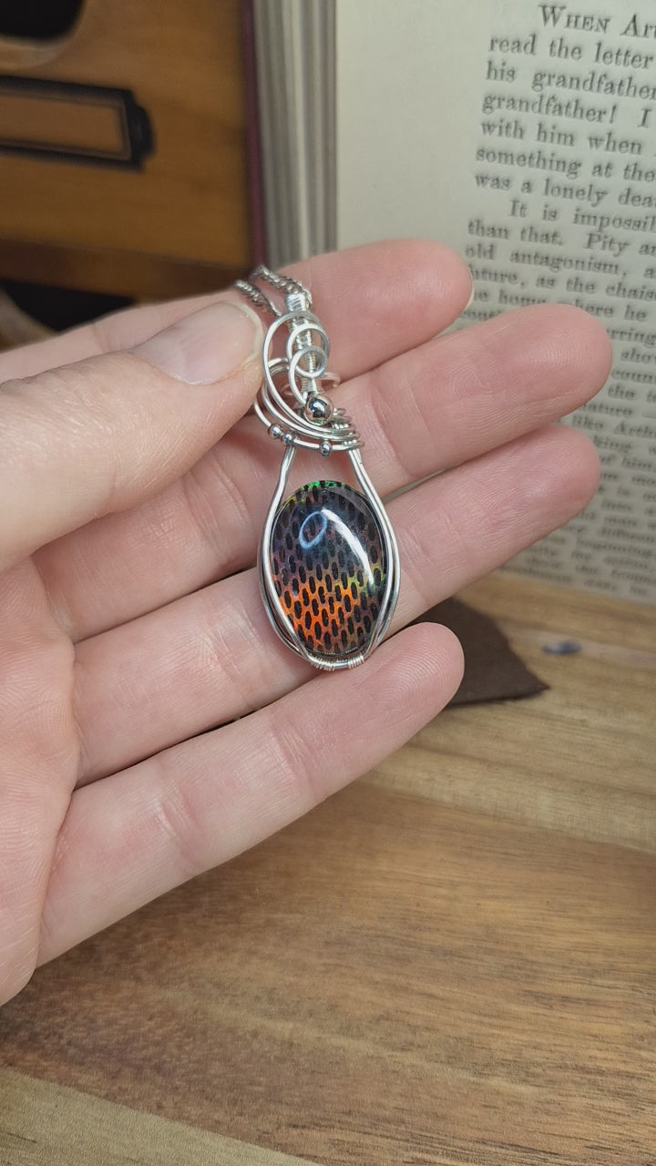 Kettenanhänger mit Aurora Opal